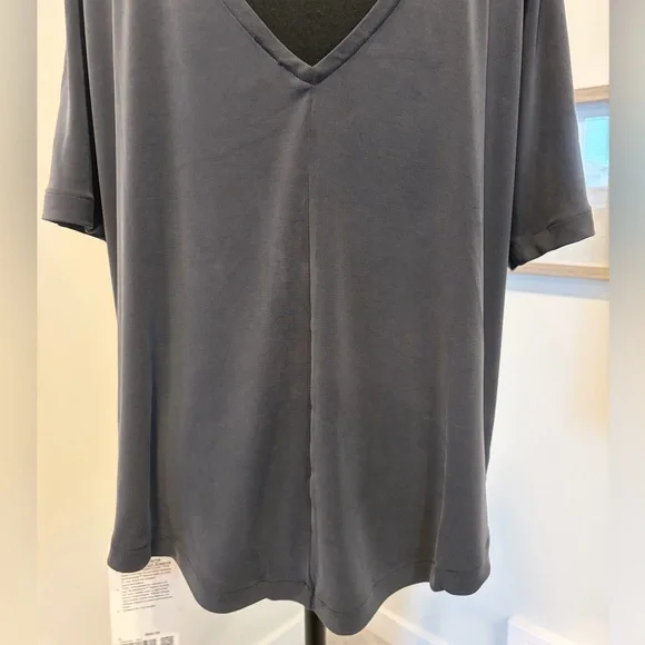 lululemon Black Drapey Softstreme Boatneck Short Sleeve Top NWT! - Picture 11 of 13